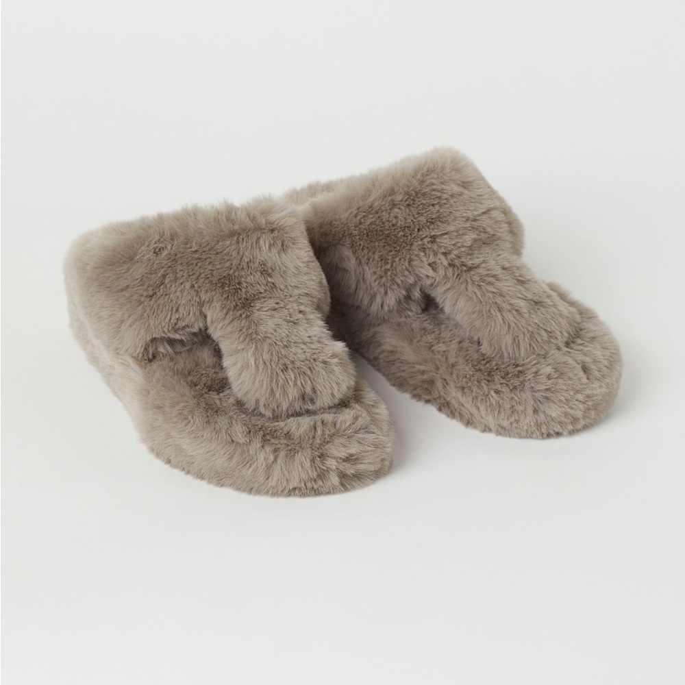 🩶New H&M faux fur fuzzy gray thong platform sandal slipper flip flop Eur 36 US 5